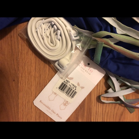 SAHA small one piece bathing suit - Picture 8 of 9